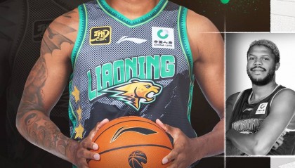 来了！辽篮新大外援帕顿抵沈阳 曾效力火箭森林狼