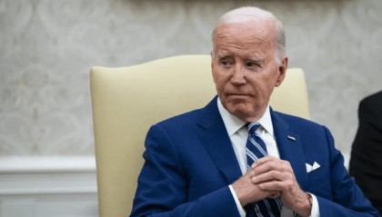 三大消息：事情彻底闹大了！外交部罕见发声哀悼；中美同时拉响警报