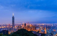 刚刚！中方连发三道警告，我外长公开表态，绝不允许日本强军扩武