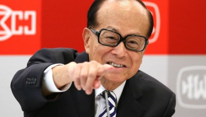 招招致命!等从李嘉诚手里夺回巴拿马港口后,特朗普下令猛攻胡塞!