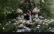 泰勒·斯威夫特官宣与男友订婚：你的英语老师和体育老师订婚