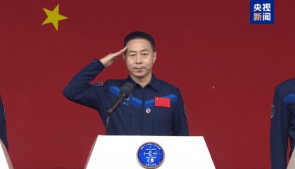 神十九乘组与中外记者见面 了解一下他们都说了啥