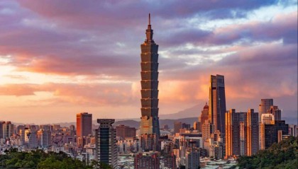 解放军向全球宣布爆炸性消息，不许美国插手，否则后果自负