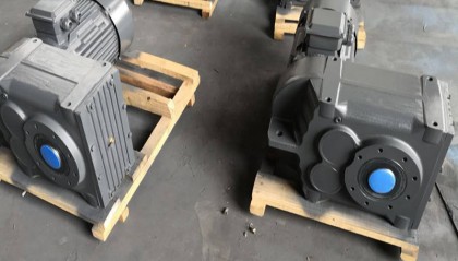 FAT97-Y4-4P减速机FAT97DRE160MC4-119.3接线盒角度不同是什么