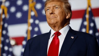 中美即将谈妥了？就在谈判关键时刻，特朗普突然下了道“命令”，先对中国退一步？