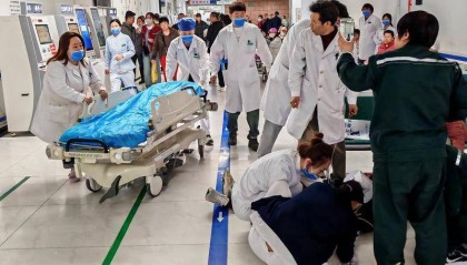 男子候诊时突发心脏骤停，放射科护士紧急抢救帮助脱险