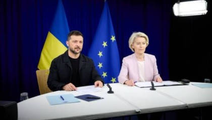 泽连斯基：允许向乌克兰提供安全保障是历史性决定，领土问题只能由乌美俄三边讨论