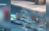 “女儿游泳课后情绪大变”，妈妈崩溃哭诉，视频拍下全程