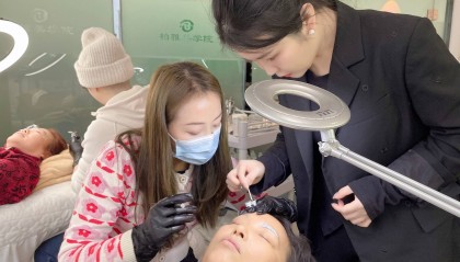 学美甲美睫去哪里学最好