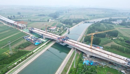 焦唐高速汝方项目最长单跨悬浇梁顺利合龙