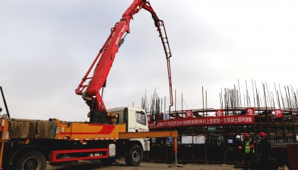 国投若羌光热项目吸热塔筒壁第一方混凝土完成浇筑