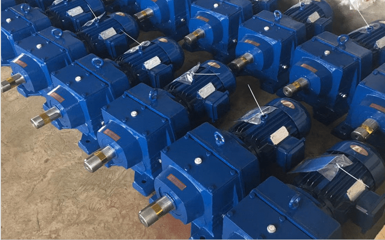 S97-Y4KW-4P减速机S97DRE132MC4-131.85-M6-0底脚尺寸是多少
