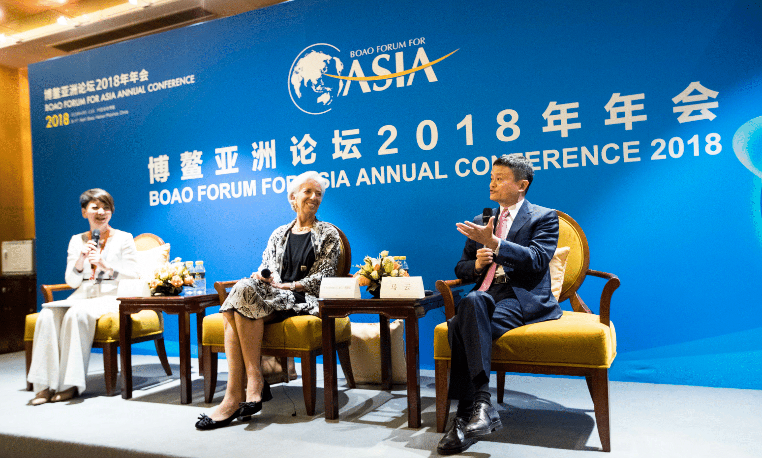 以色列总理调侃马云：淘宝能买导弹吗？马云的回答赢全场喝彩！