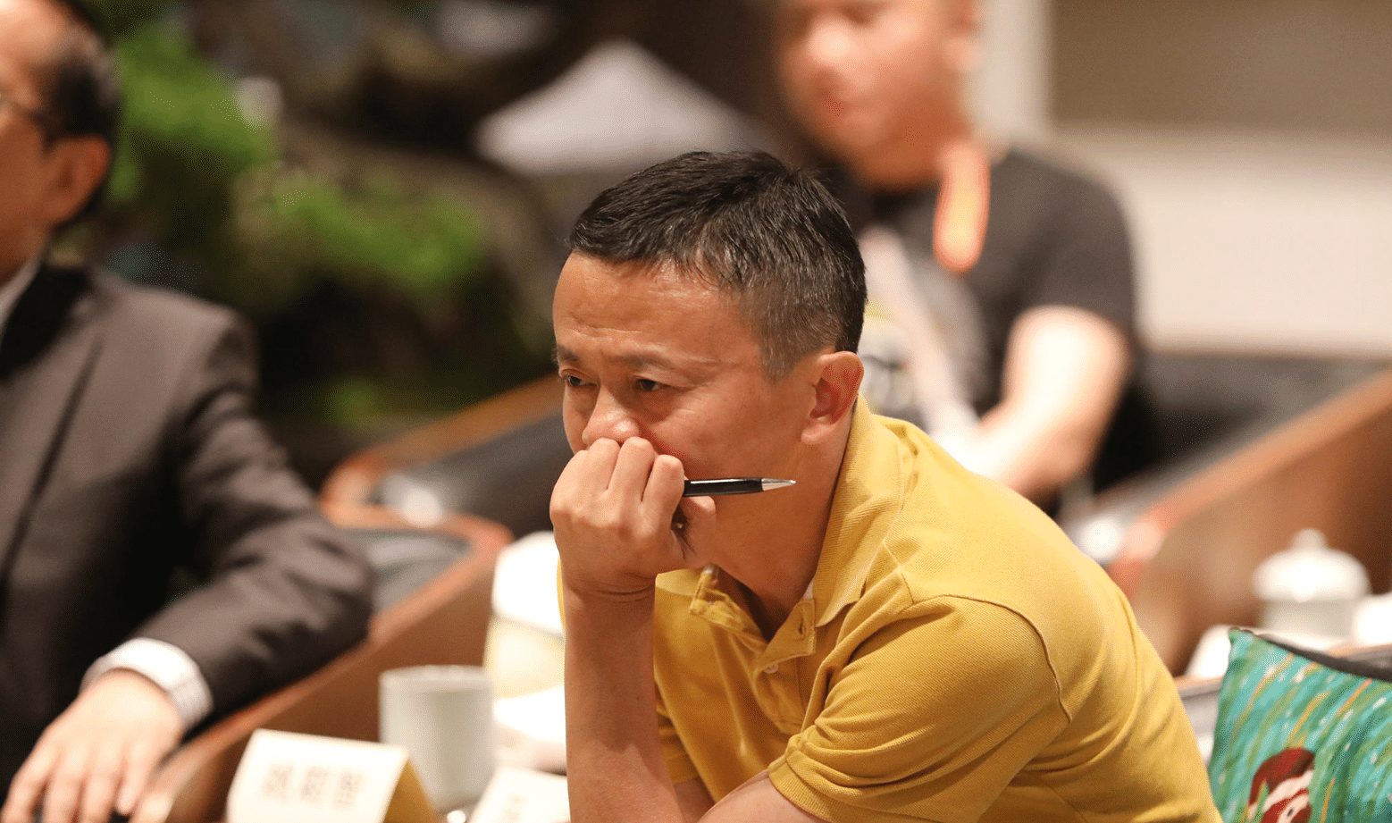 以色列总理调侃马云：淘宝能买导弹吗？马云的回答赢全场喝彩！