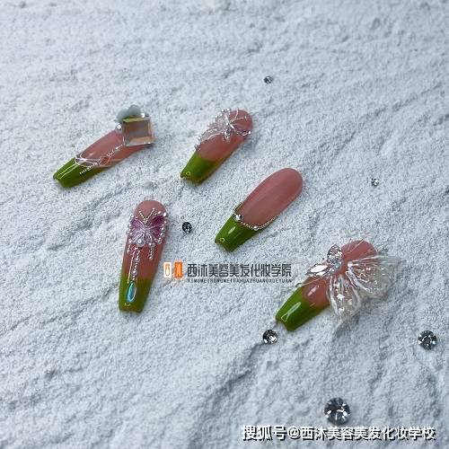 西安学美甲哪里好？