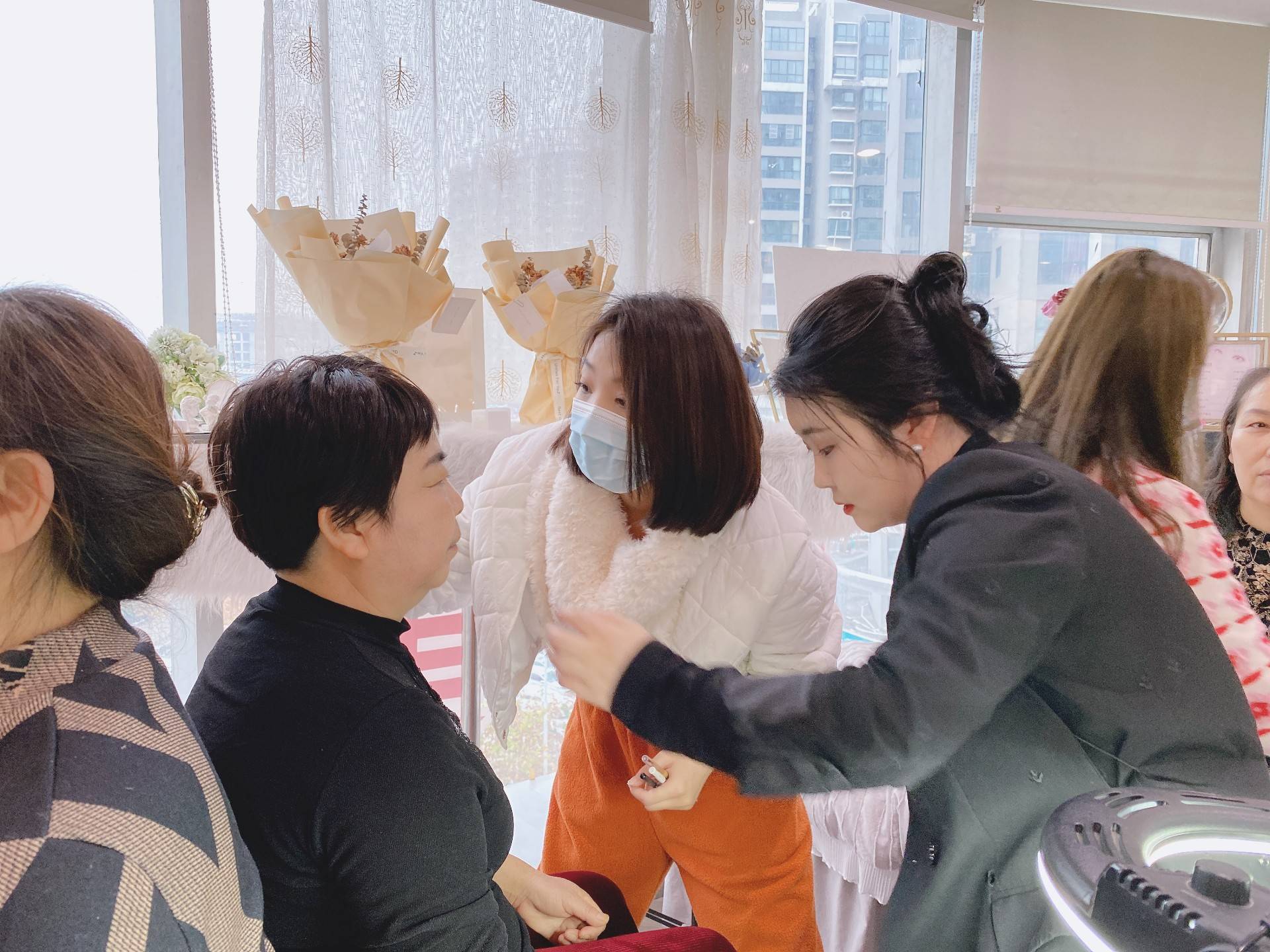 学纹绣美甲去哪里学比较好