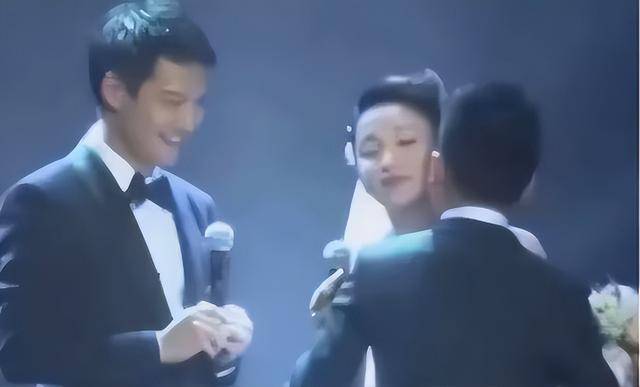 陈坤的儿子已成年，容貌开始显现母亲的基因，像谁可以认得出吗？