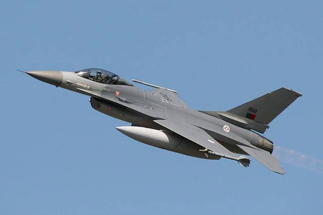 S-400成功拦截F-16，低空飞行已失去意义，未来空战怎么打？