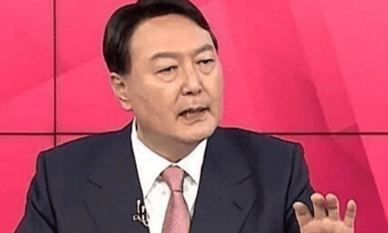 民调差25%！尹锡悦必须下台？文在寅遭殃，李在明慌了