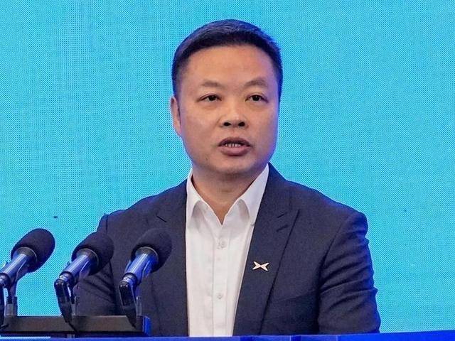 雷军、何小鹏最近为啥总往武汉跑？答案藏在这些细节里