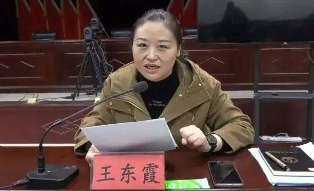 为应付检查，镇党委书记花250万给21个村“刷白墙”