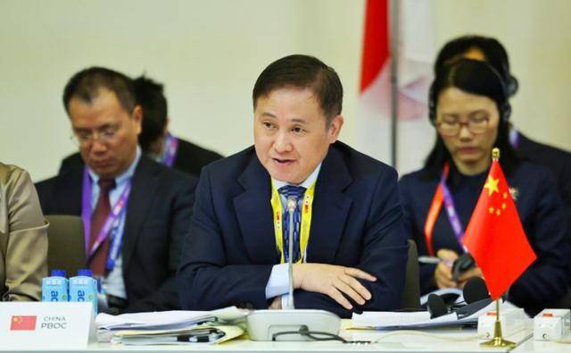 央行行长潘功胜出席并主持东盟与中日韩财长和央行行长会