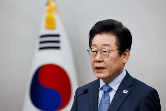 中方不用给韩国留座位了？李在明9月行程恐怕要凉，中国外长挂断电话，送给韩国一句话