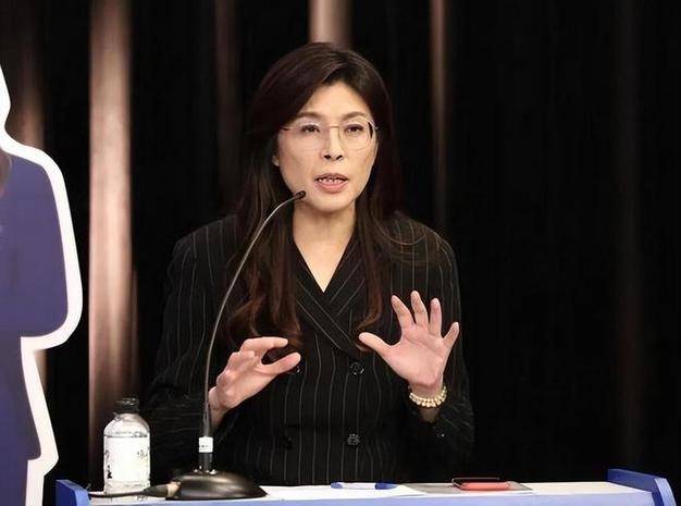 两岸和平统一还远吗？登机赴京前，郑丽文公布人事名单，朱立伦回应特殊，不准打破惯例！